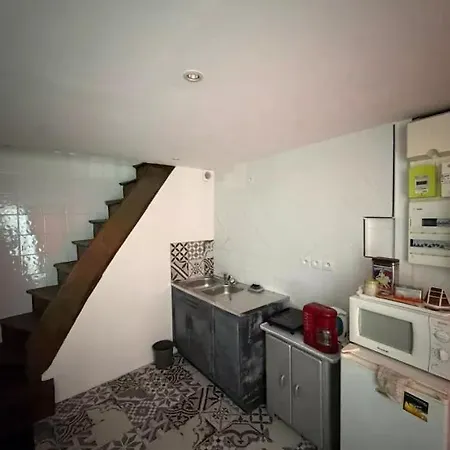 Maison Atypique Et Confortable